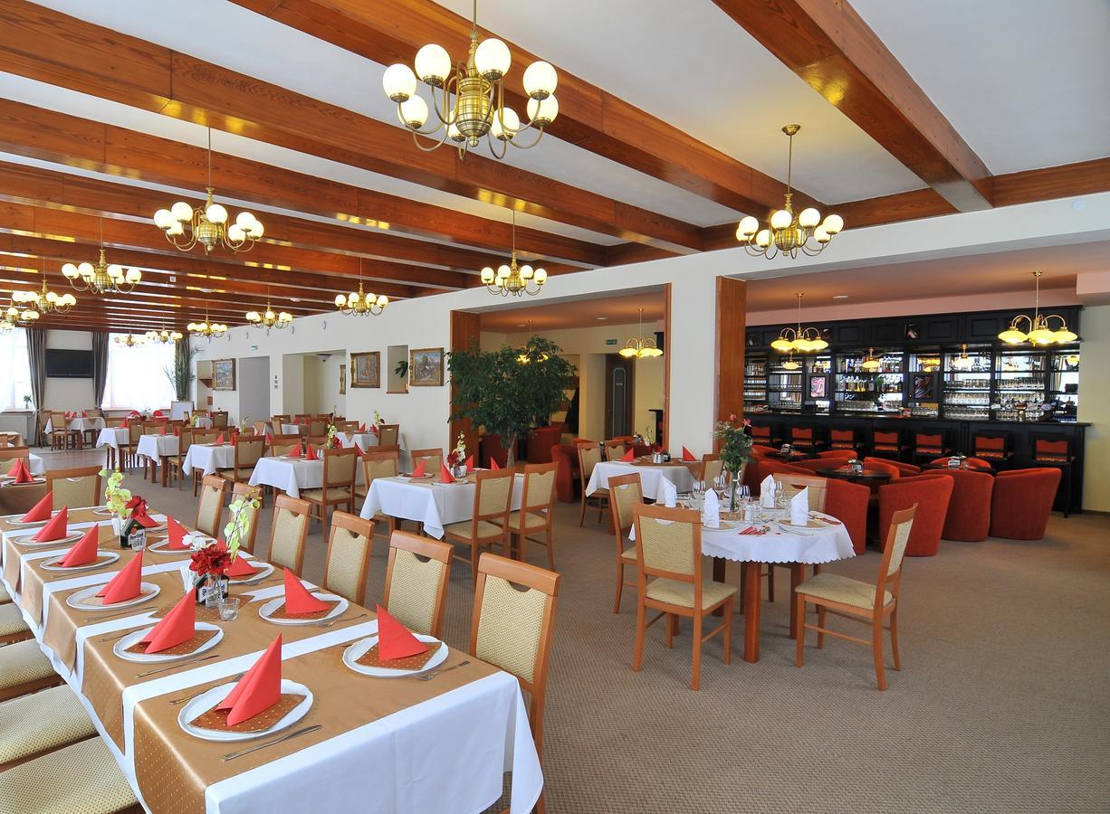 Hotel Manes Svratka Экстерьер фото